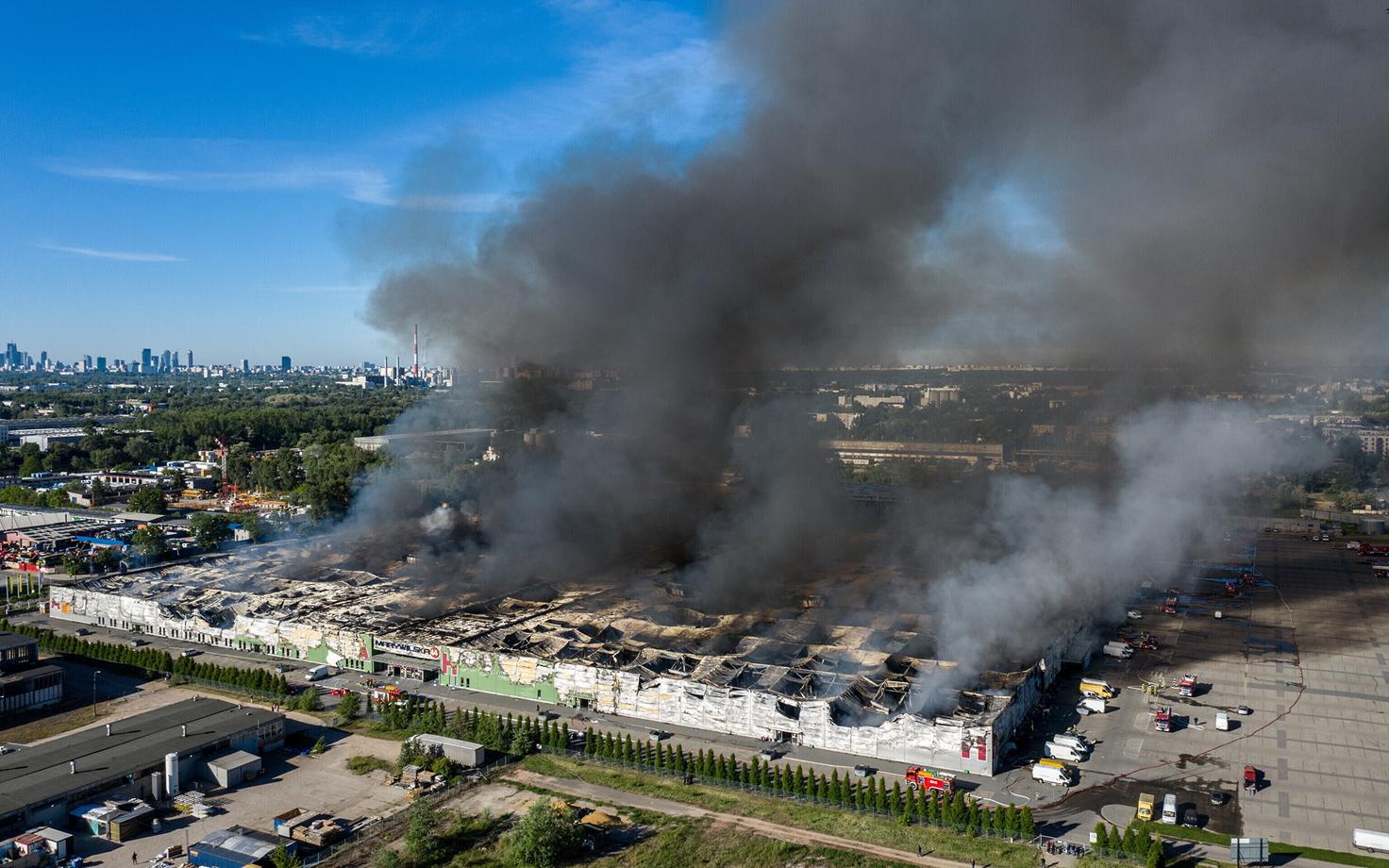 Пожар в торговом центре Marywilska в Варшаве 12 мая 2024 года.