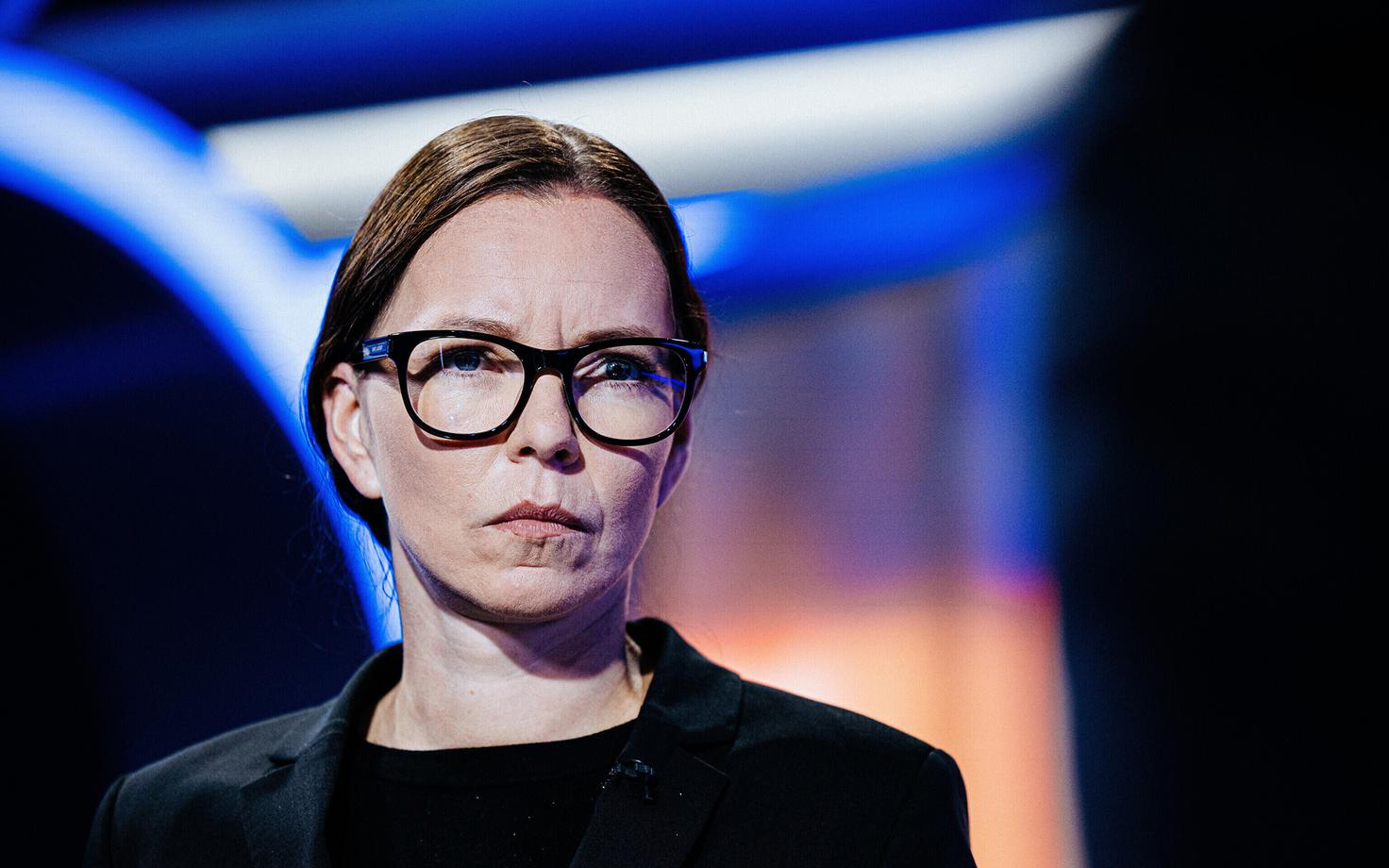 Астрид Аси.