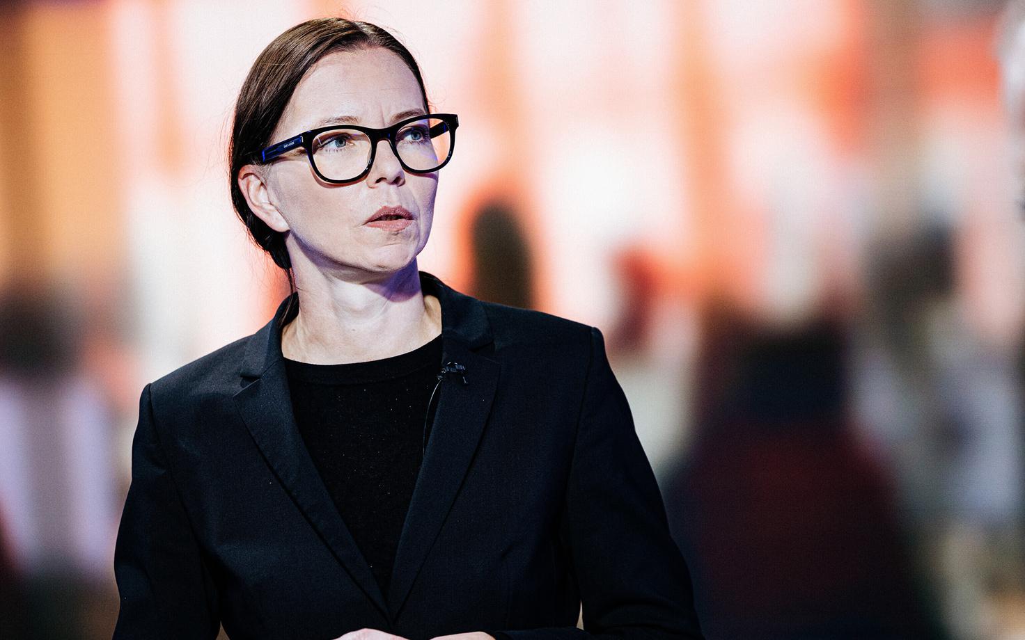 Астрид Аси.