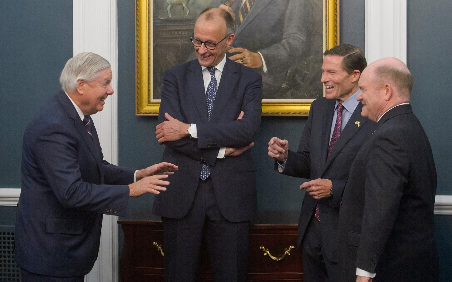 Kantsler Friedrich Merz (vasakult teine) kohtumas USA senaatoritega