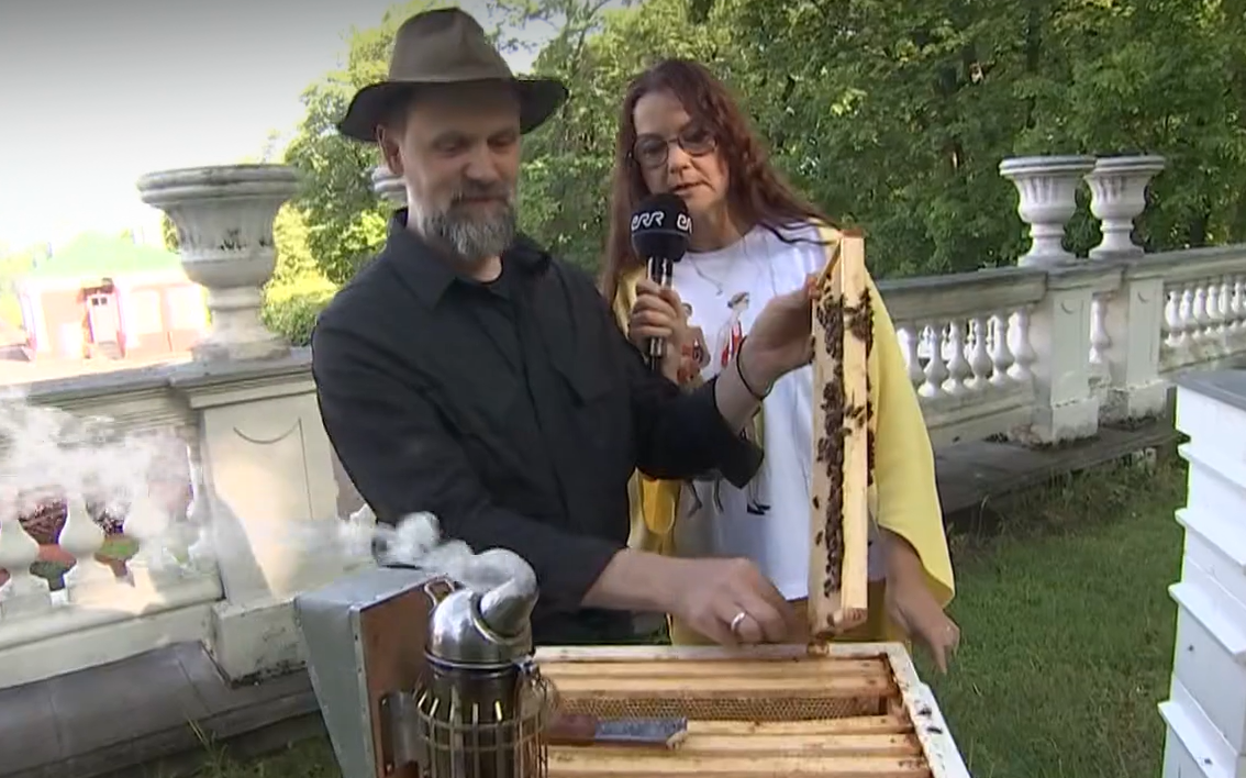 The presidential beekeeper Hannes Praks.
