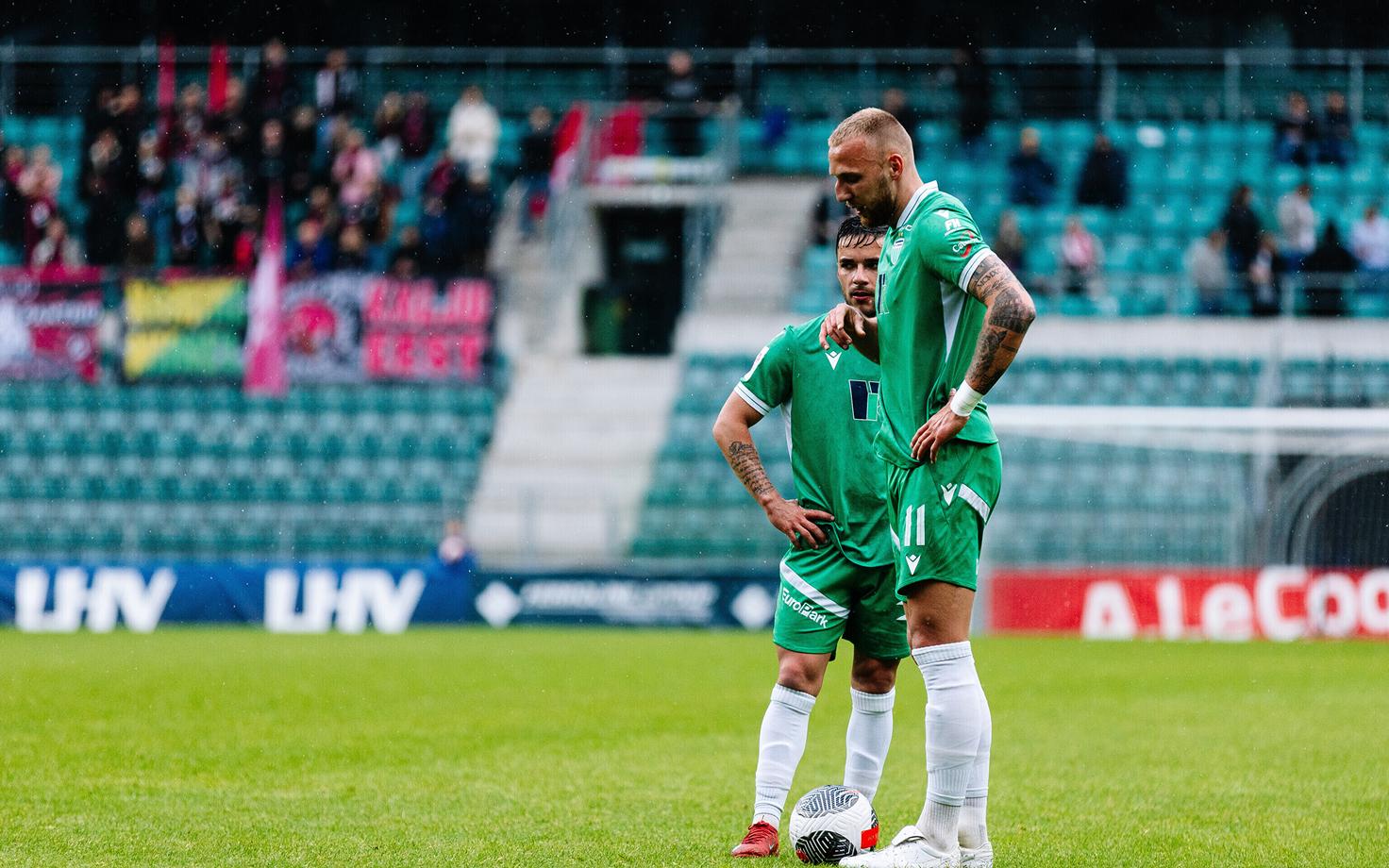 Футболисты