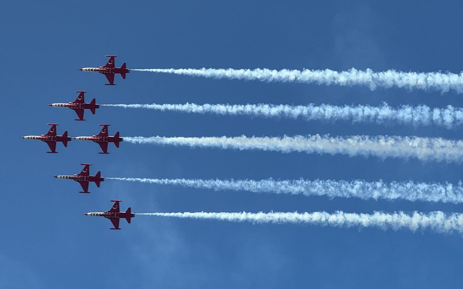 Шесть реактивных самолетов ВВС Турции в Таллинне.