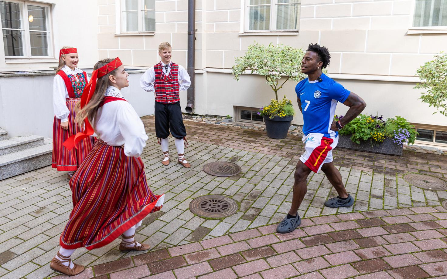 Peaminister Kristen Michal kohtus teisipäeval Stenbocki majas Youtube'i sensatsiooni Darren Jason Watkins Jr-iga