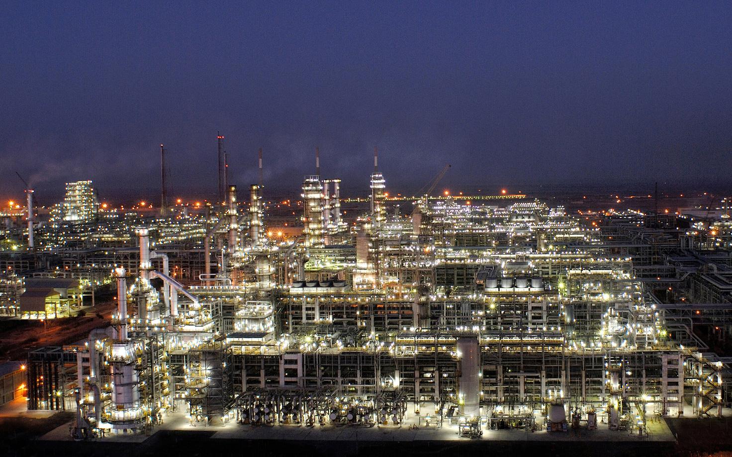 India ettevõtte Reliance Industries naftatöötlustehas Gujaratis, mis on siiani töödelnud suures mahus Vene toornaftat.