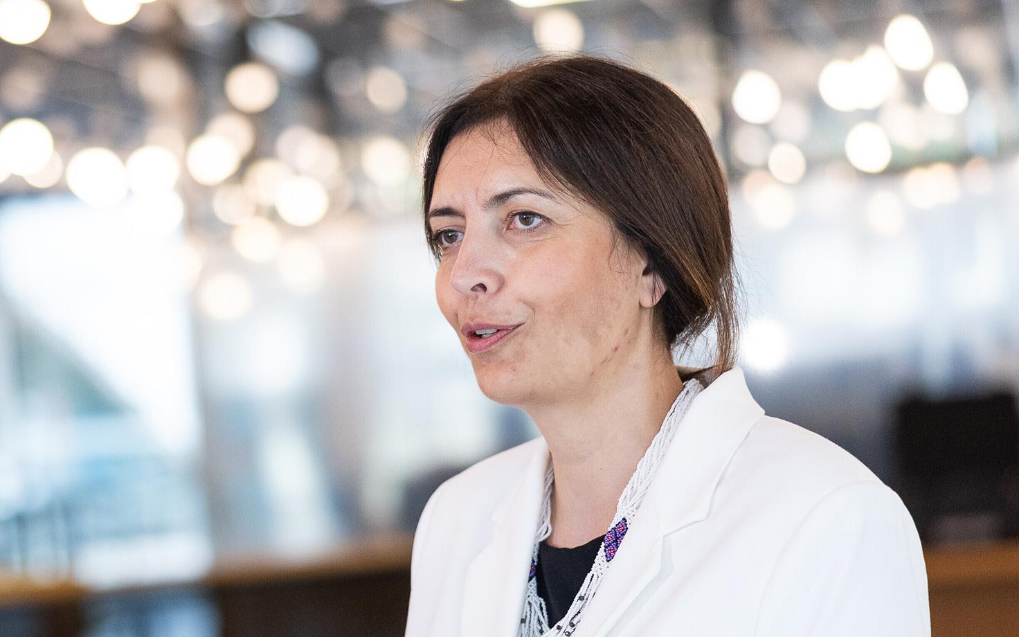 Кармен Йоллер.