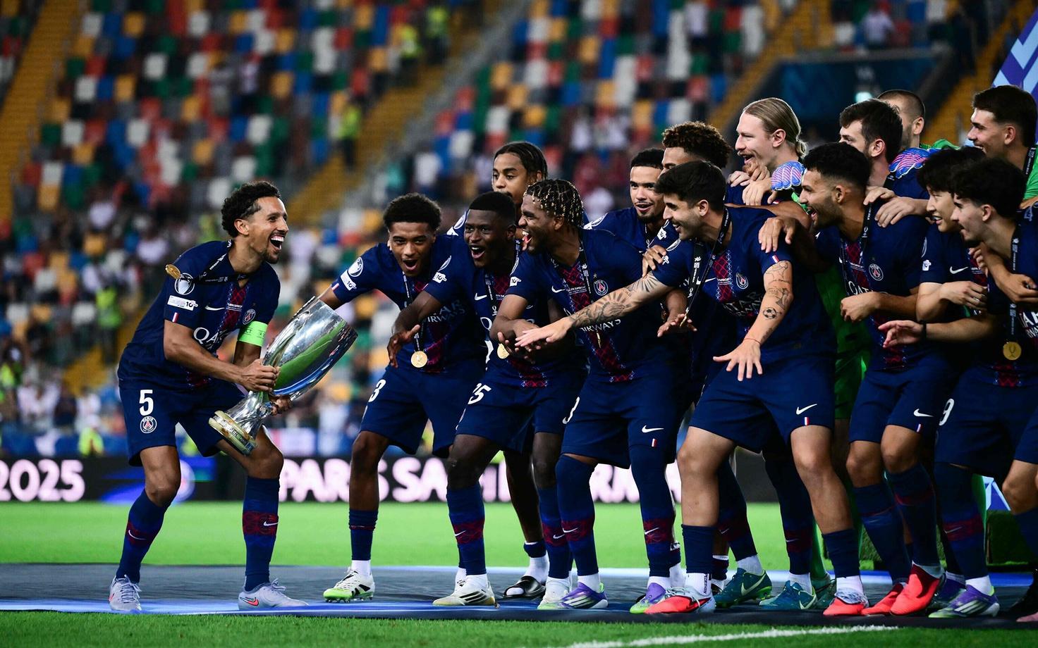 Футболисты