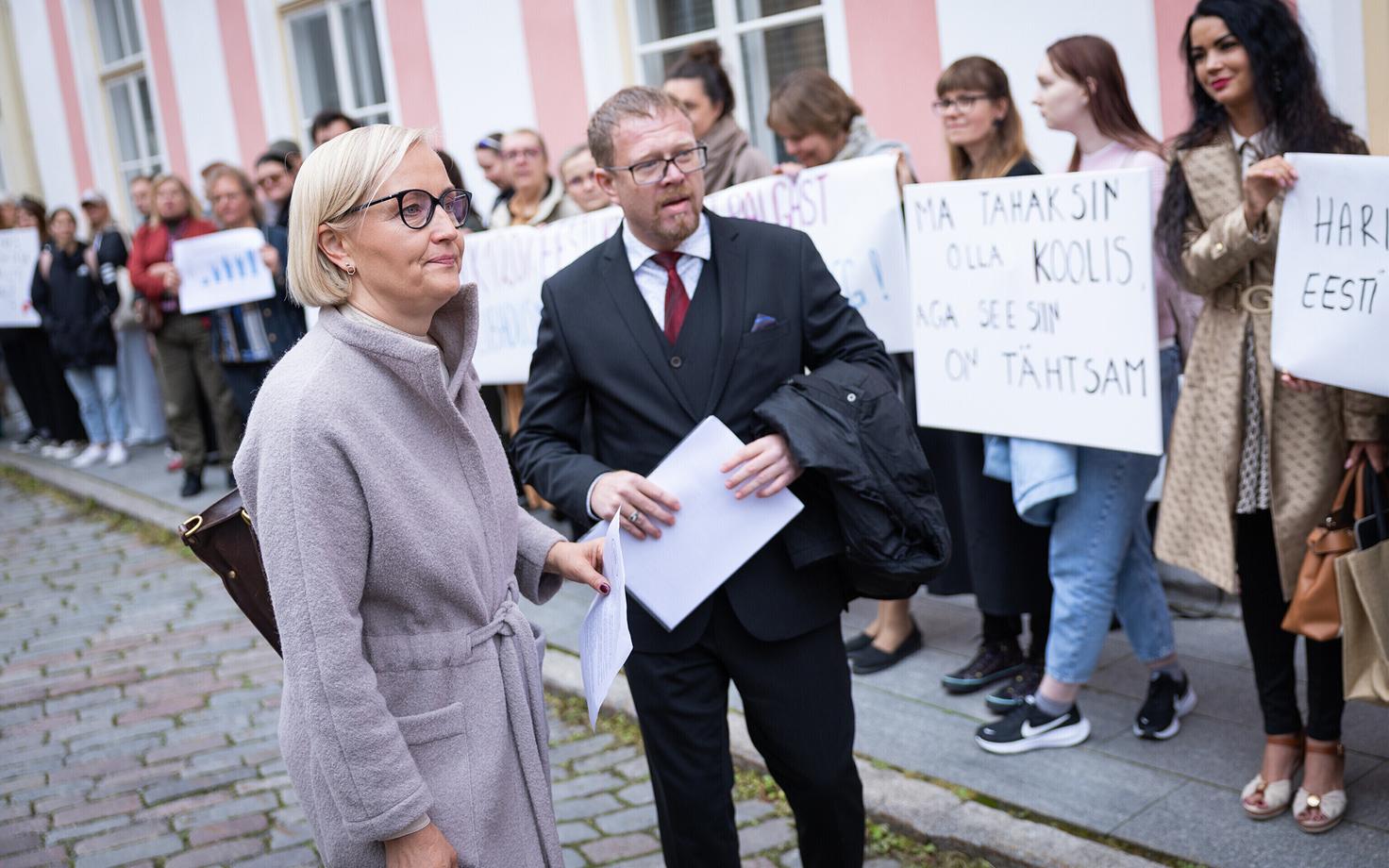 Estonian Minister of Education Kristina Kallas with Teachers' Union chief Reemo Voltri.