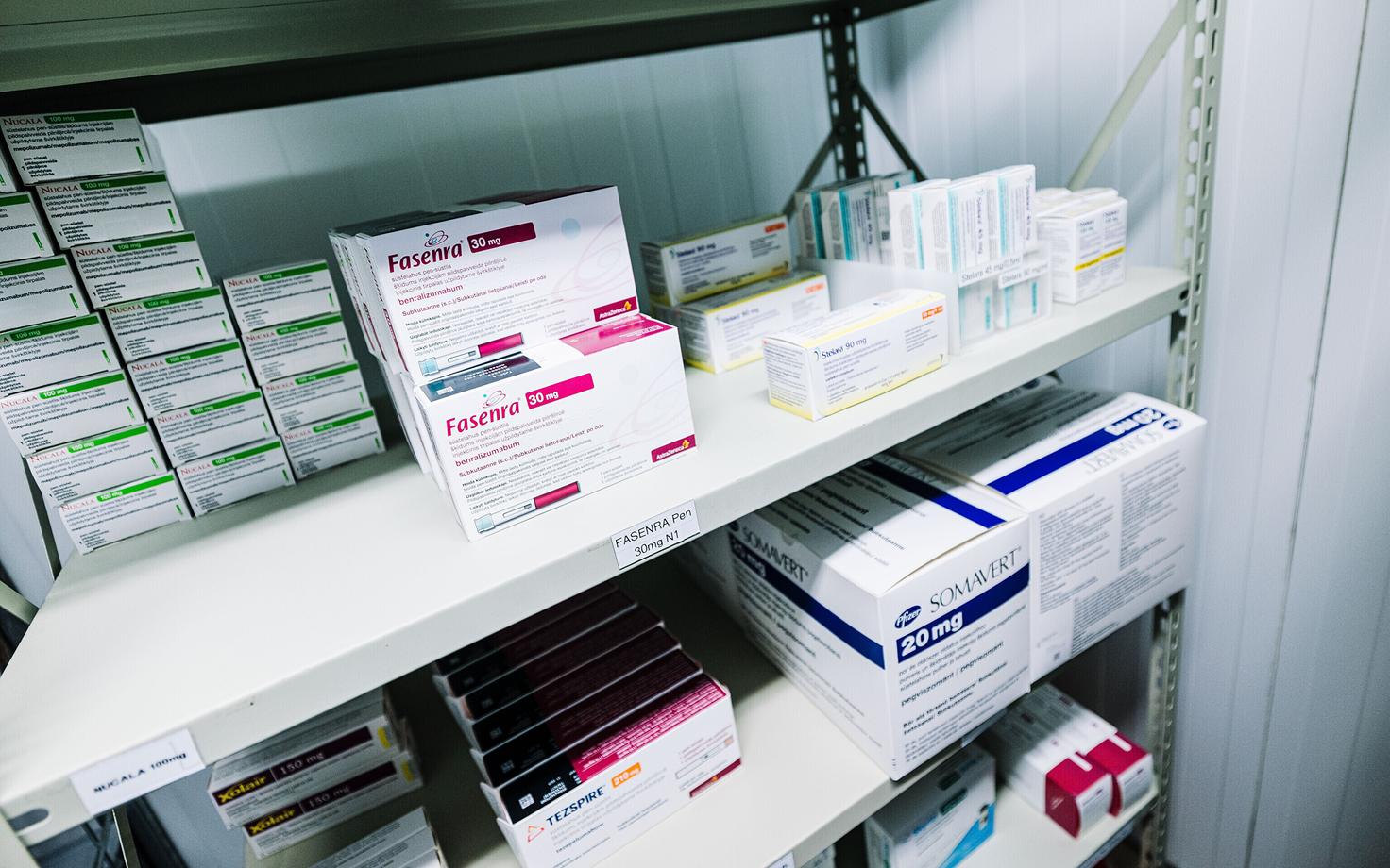 Лекарства в больничной аптеке (PERH).