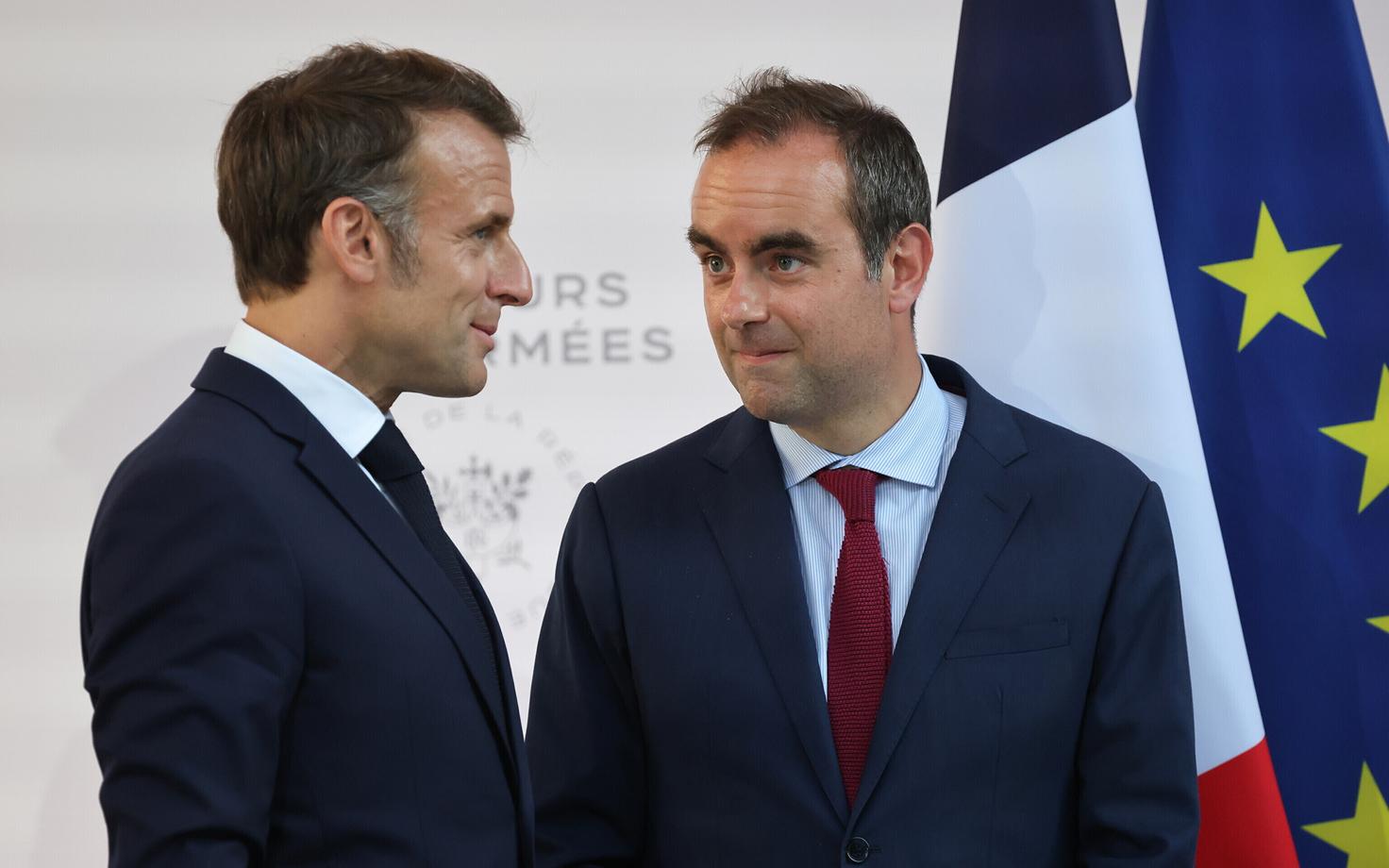 Президент Франции Эмманюэль Макрон и новый премьер-министр Себастьен Лекорню.