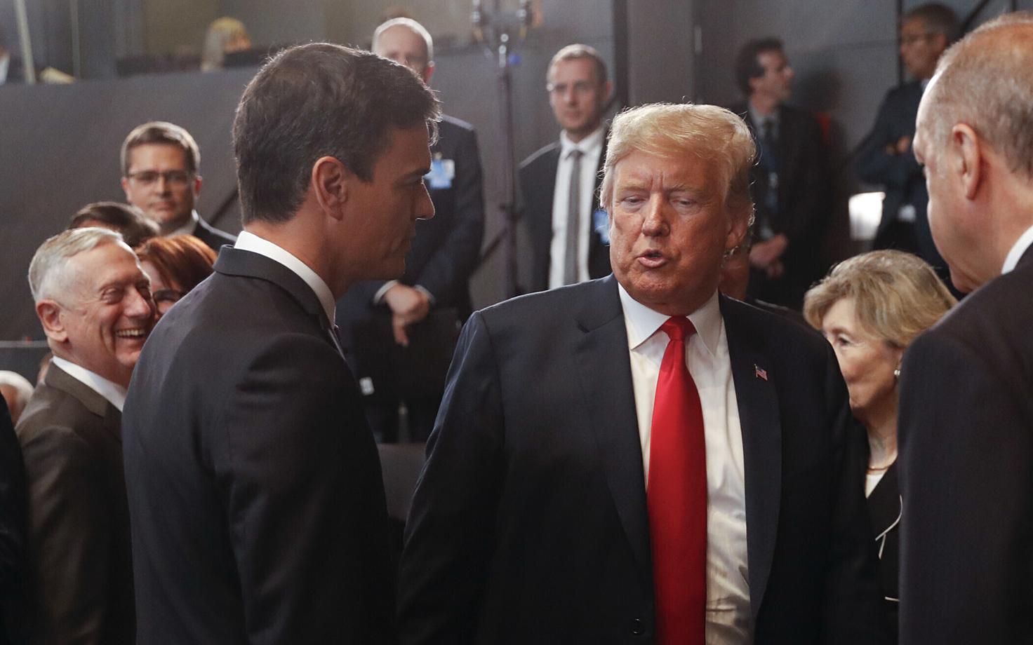 USA president Donald Trump ja Hispaania peaminister Pedro Sanchez NATO tippkohtumisel Brüsselis 2018. aasta juulis.