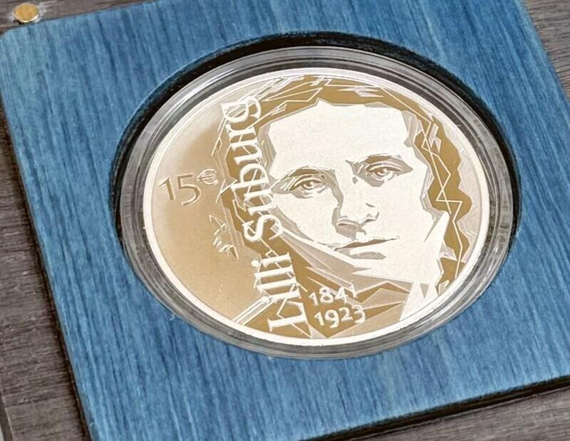 Монета в честь Лилли Субург. Авторы дизайна монеты – Тийу Пирско и Мати Веэрметс.