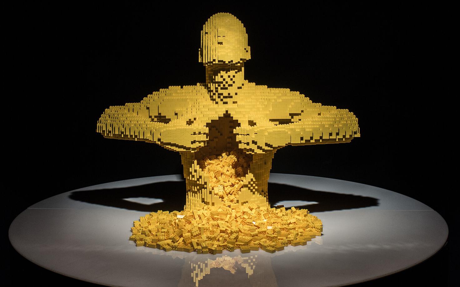 Выставка «Art of the Brick».