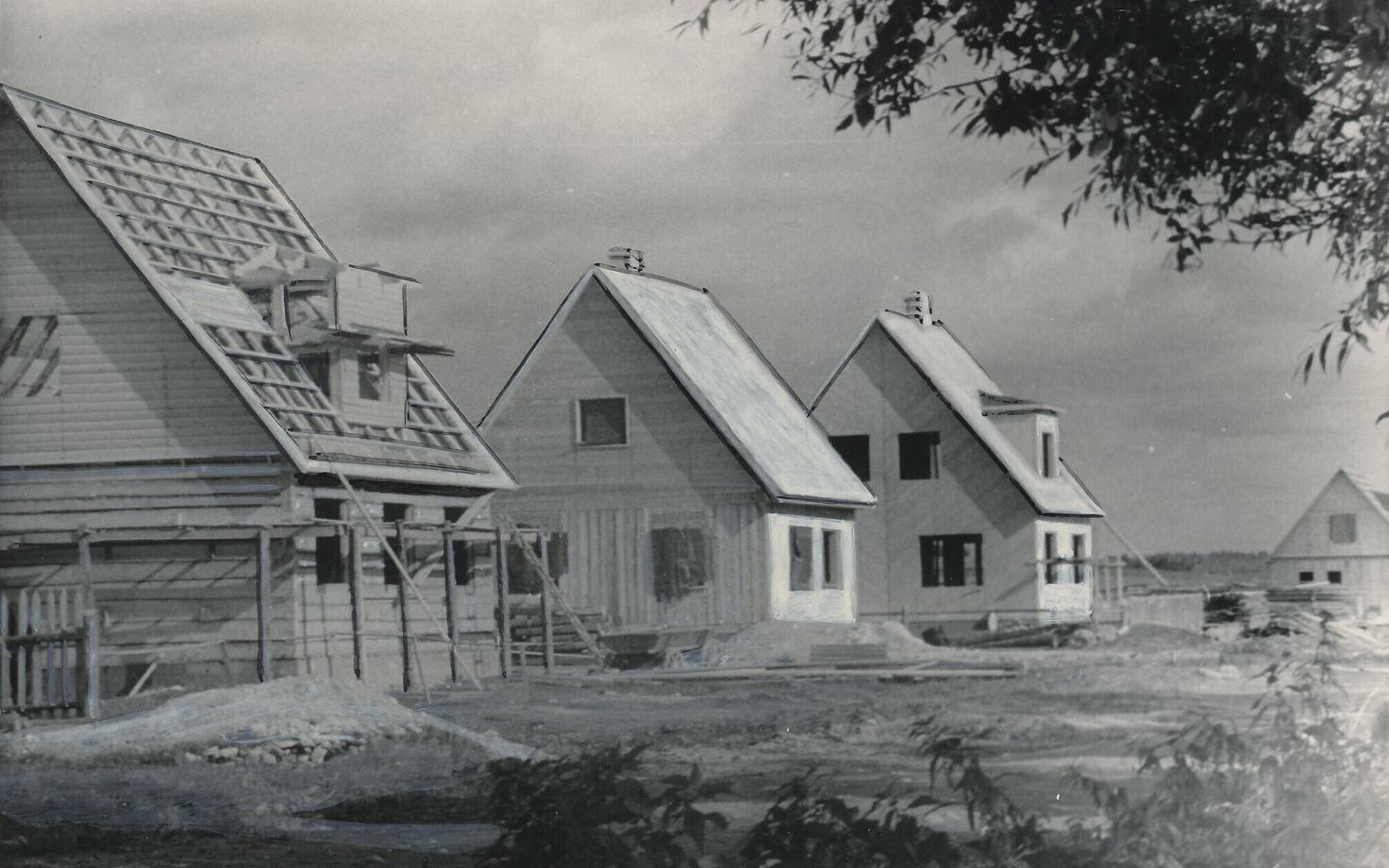 Строительство типовых индивидуальных домов в Выру на улице Пийри в 1955 году.