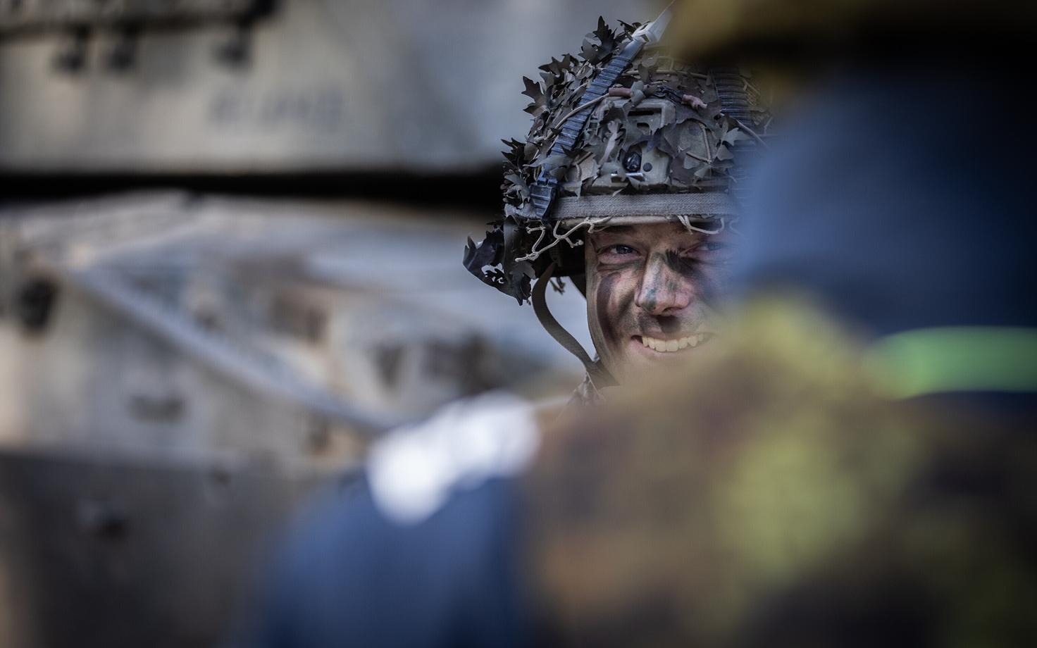 Военнослужащий на учениях.