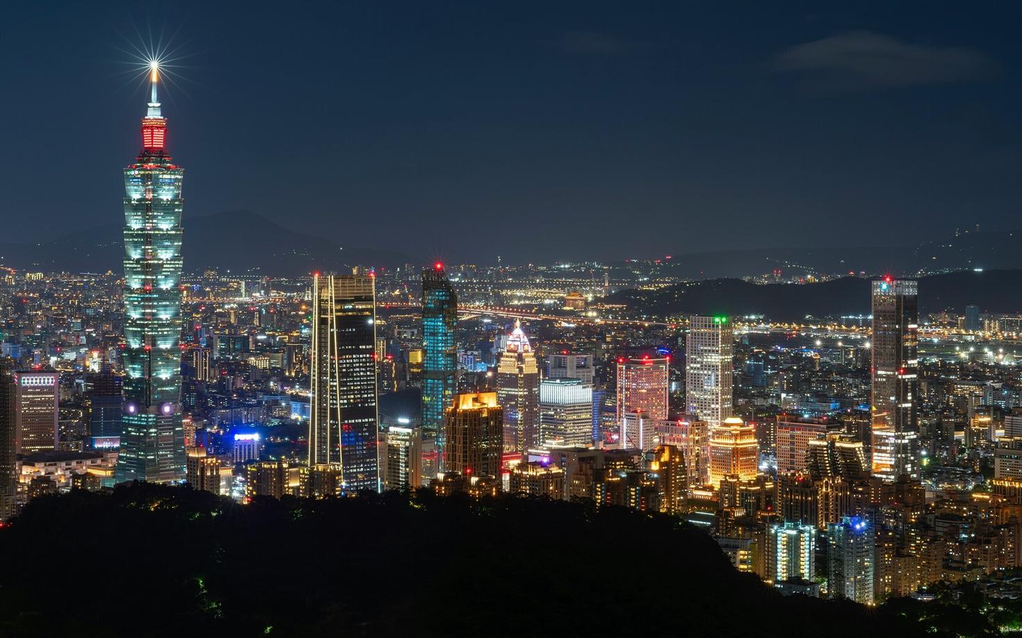 Ligi pooled ehk umbes 1,22 miljardit kõigist maailmas kaardistatud hoonetest paiknevad Aasias.