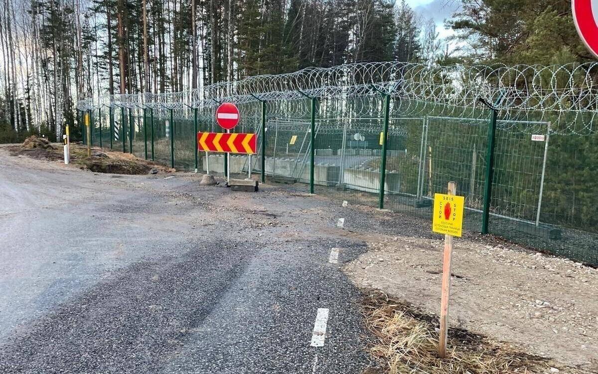 Дорога через Саатсеский сапог закрыта с осени 2025 года.