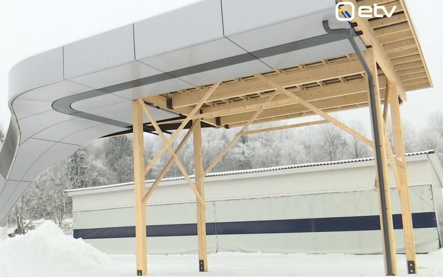 Тестирование кровельных панелей для терминала Rail Baltic в Юлемисте.