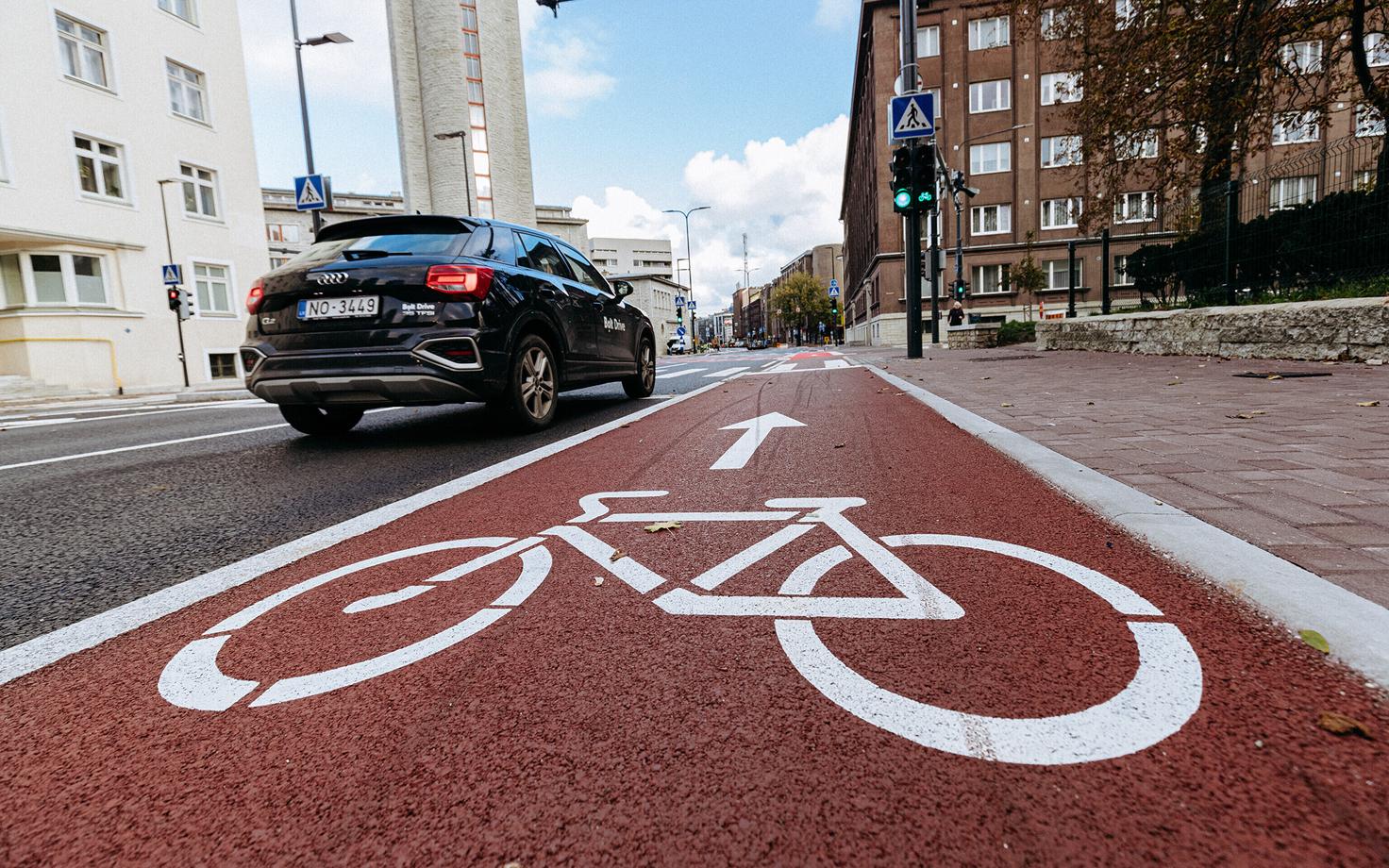 Велосипедная дорожка в центре Таллинна.