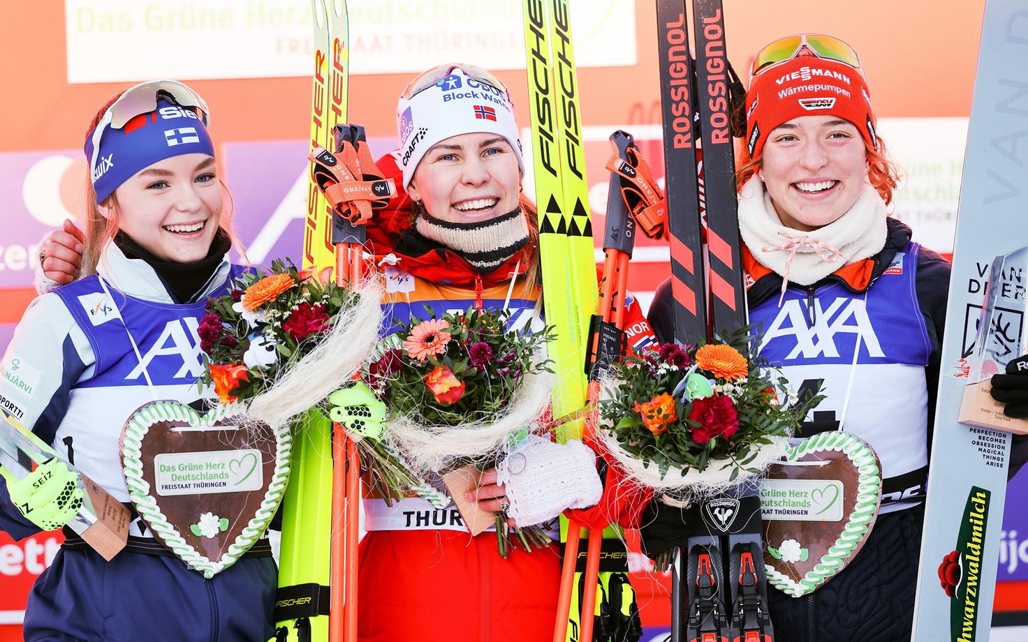 Naiskahevõistlejad Minja Korhonen, Ida Marie Hagen ja Nathalie Armbruster.
