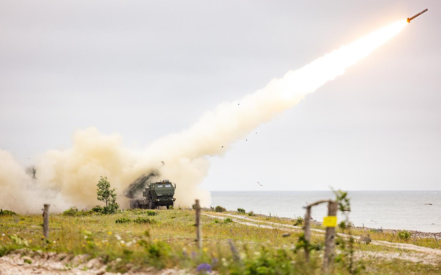 Стрельбы ракетами HIMARS на Сааремаа.