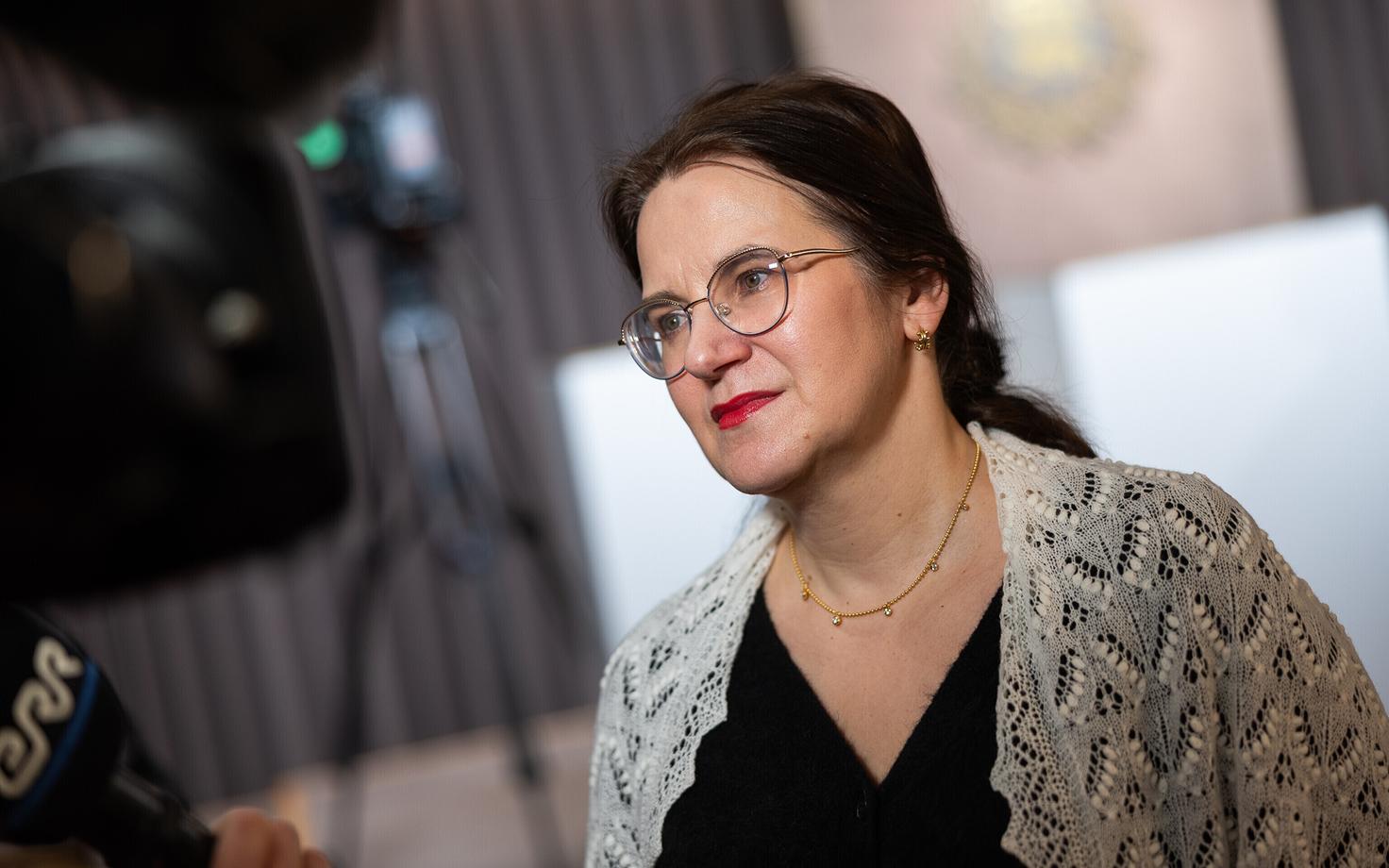 Лийза-Ли Пакоста.