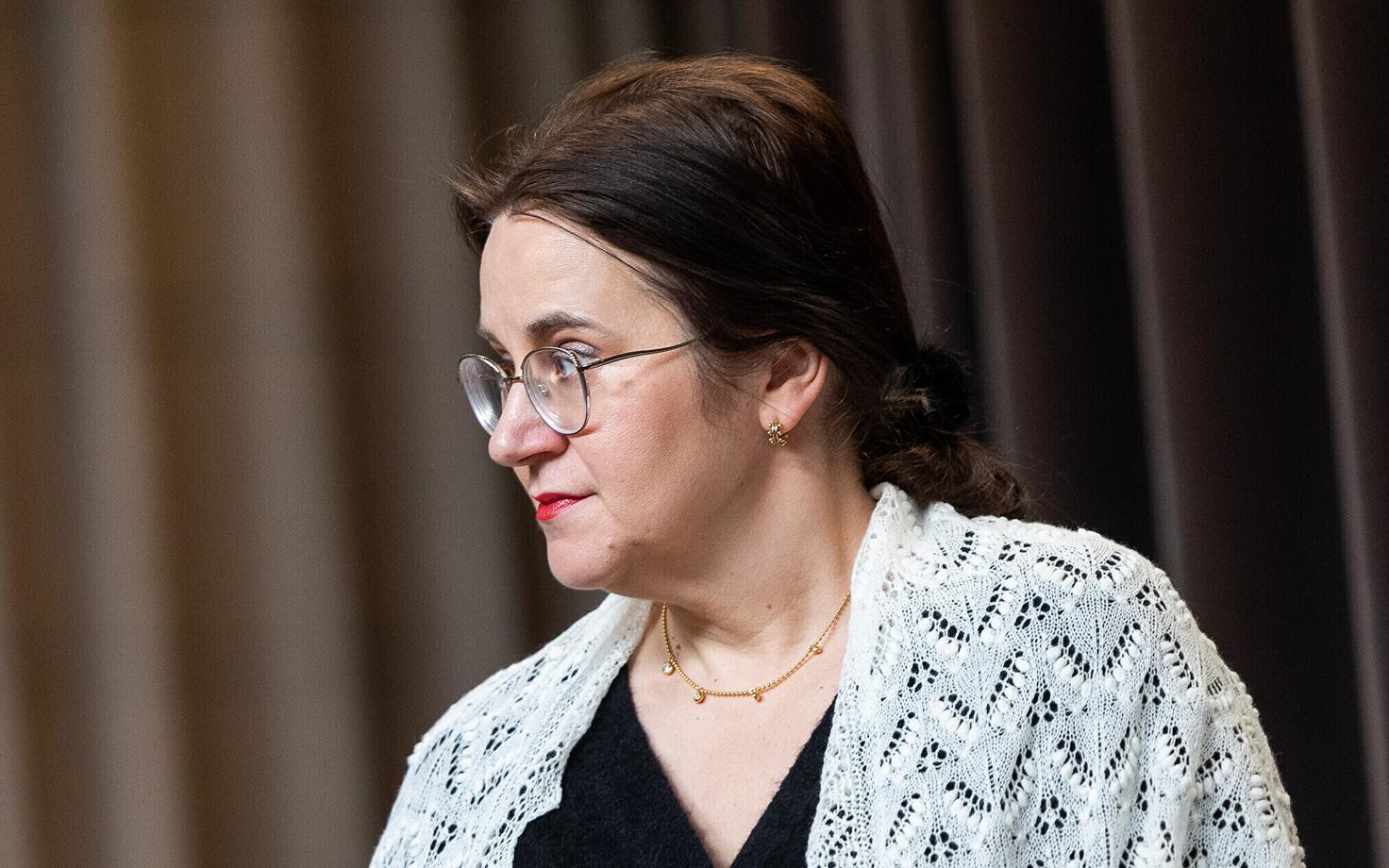 Лийза Пакоста.