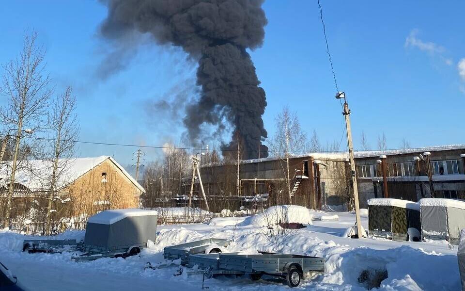 Дроны атаковали НПЗ в Ухте.