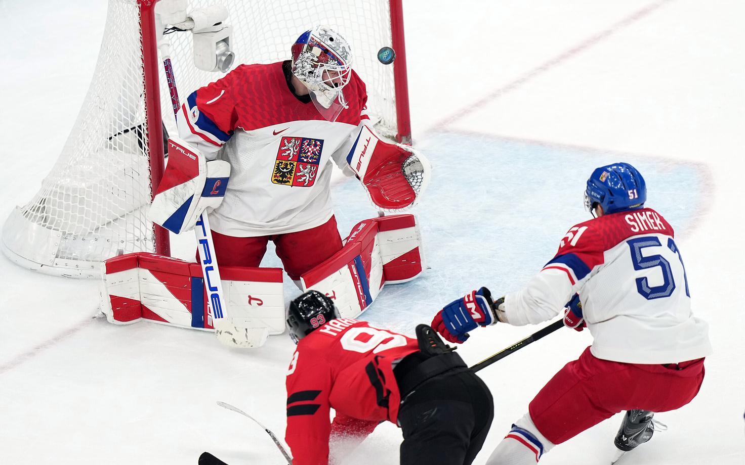 Mitch Marner (punases) viskab võiduvärava