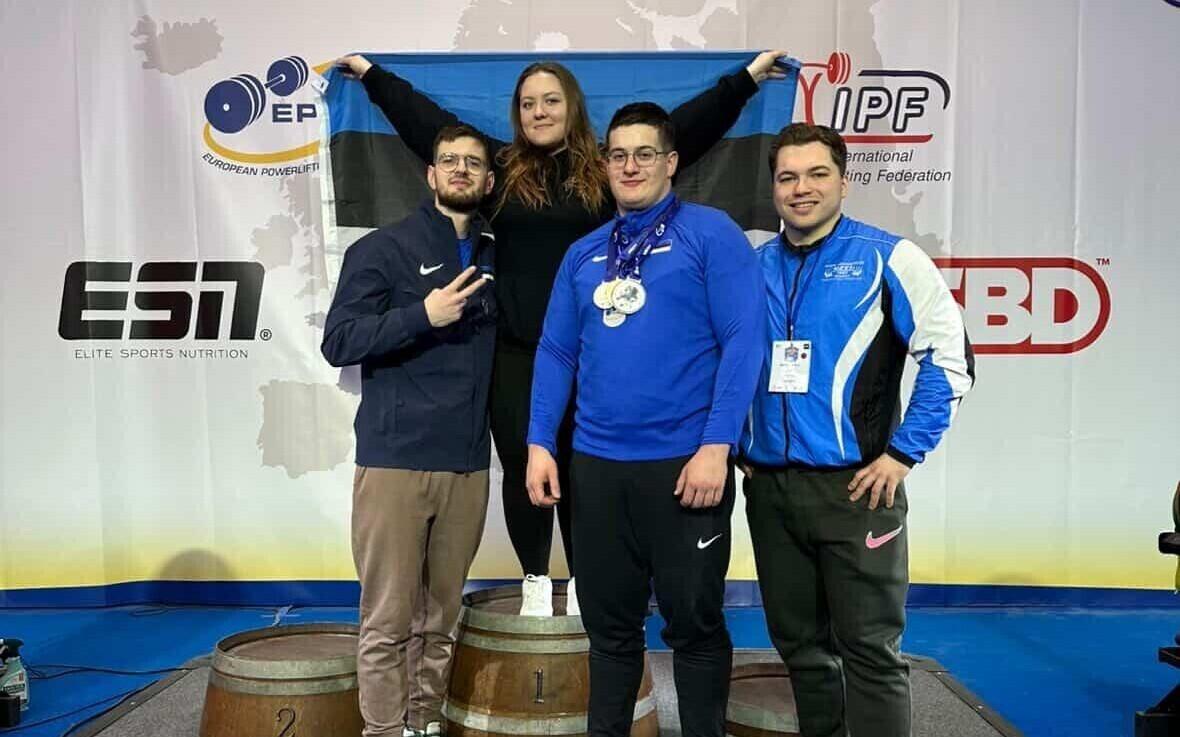 Chris Matsiselts ja Erik Bairamov koos abilistega.