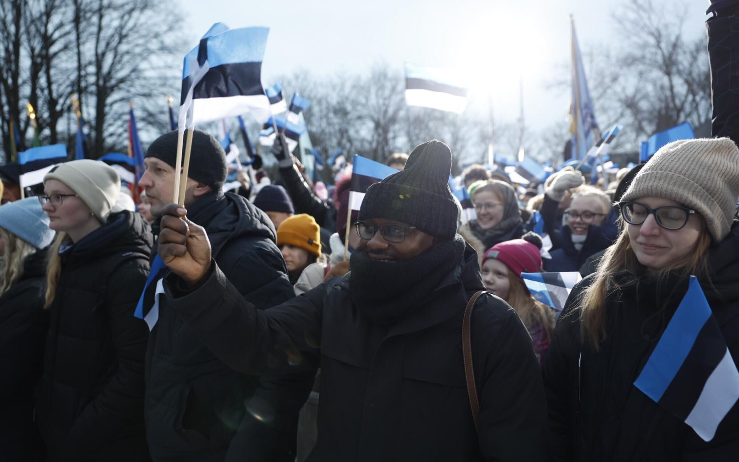 Independence Day 108 started with flag raising ceremonies across Estonia.