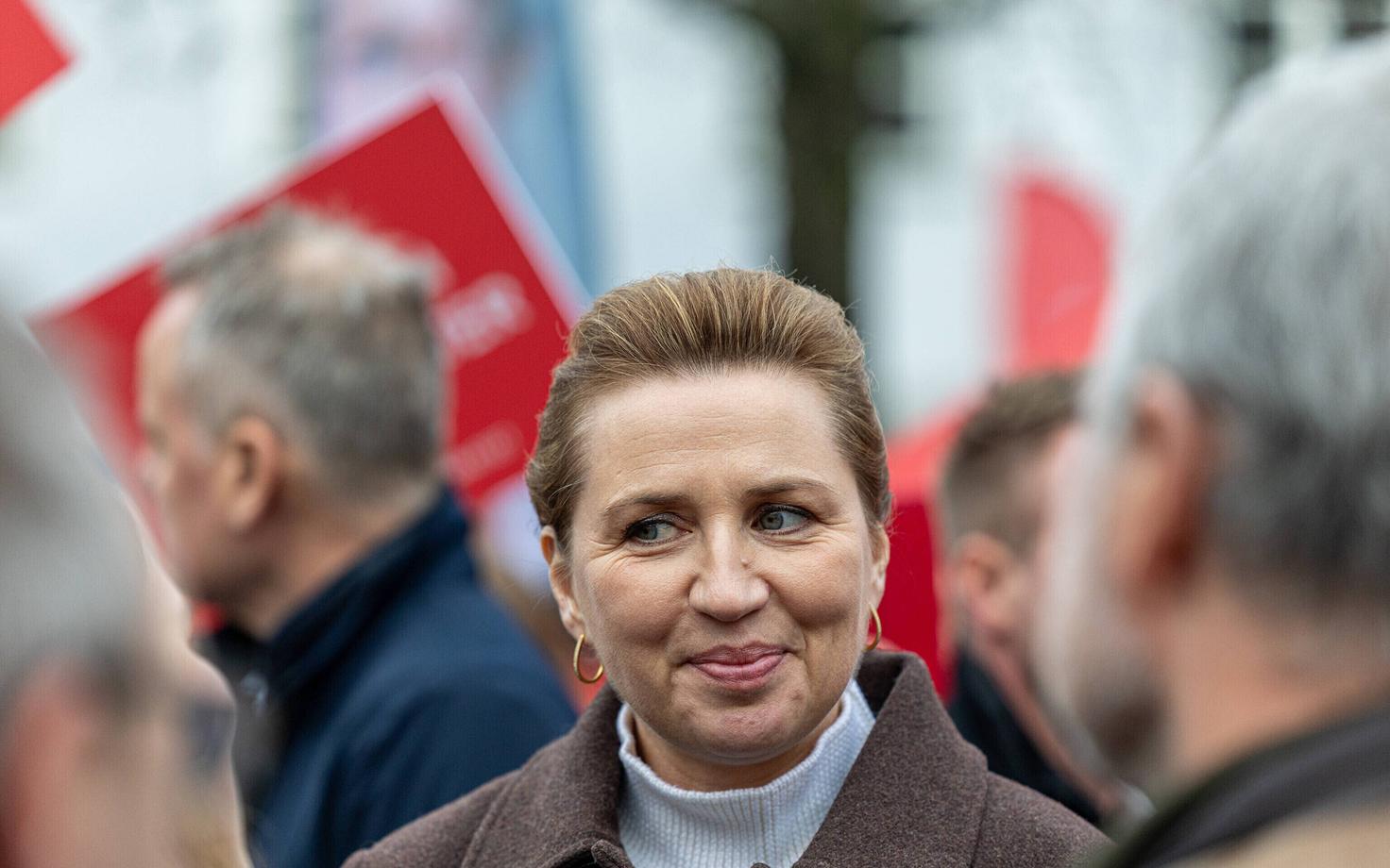 Taani peaminister Mette Frederiksen valimiskampaaniat tegemas.