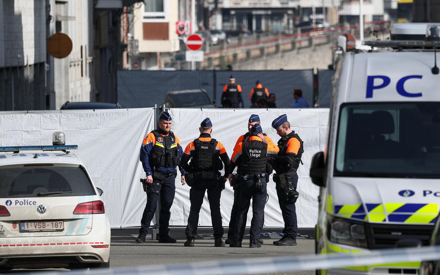 Полицейские на месте происшествия.