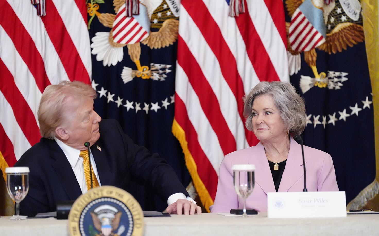 Donald Trump ja Susie Wiles