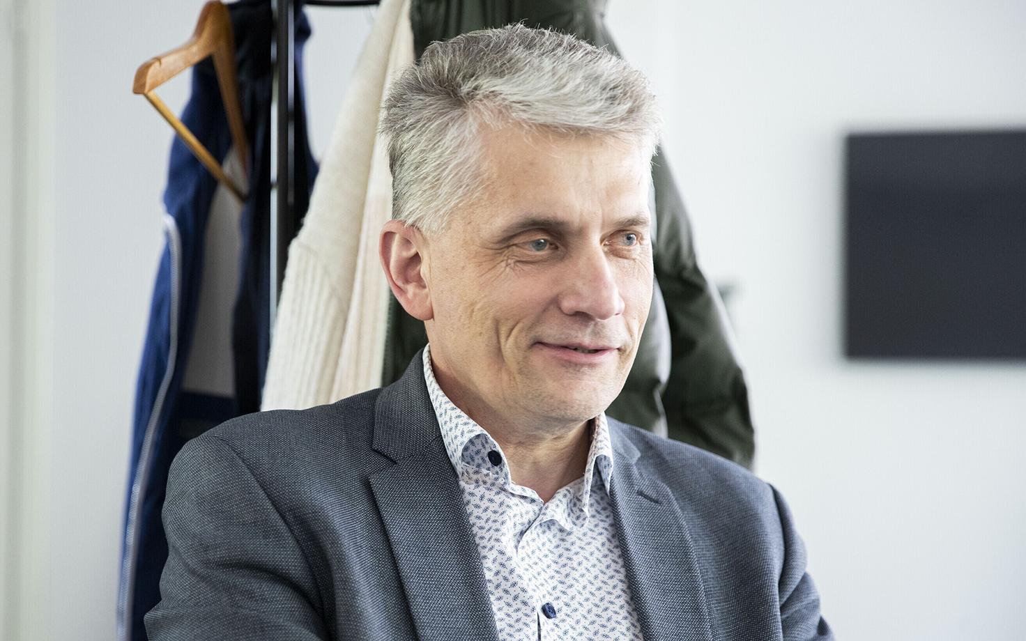 Профессор Рандо Вярник.