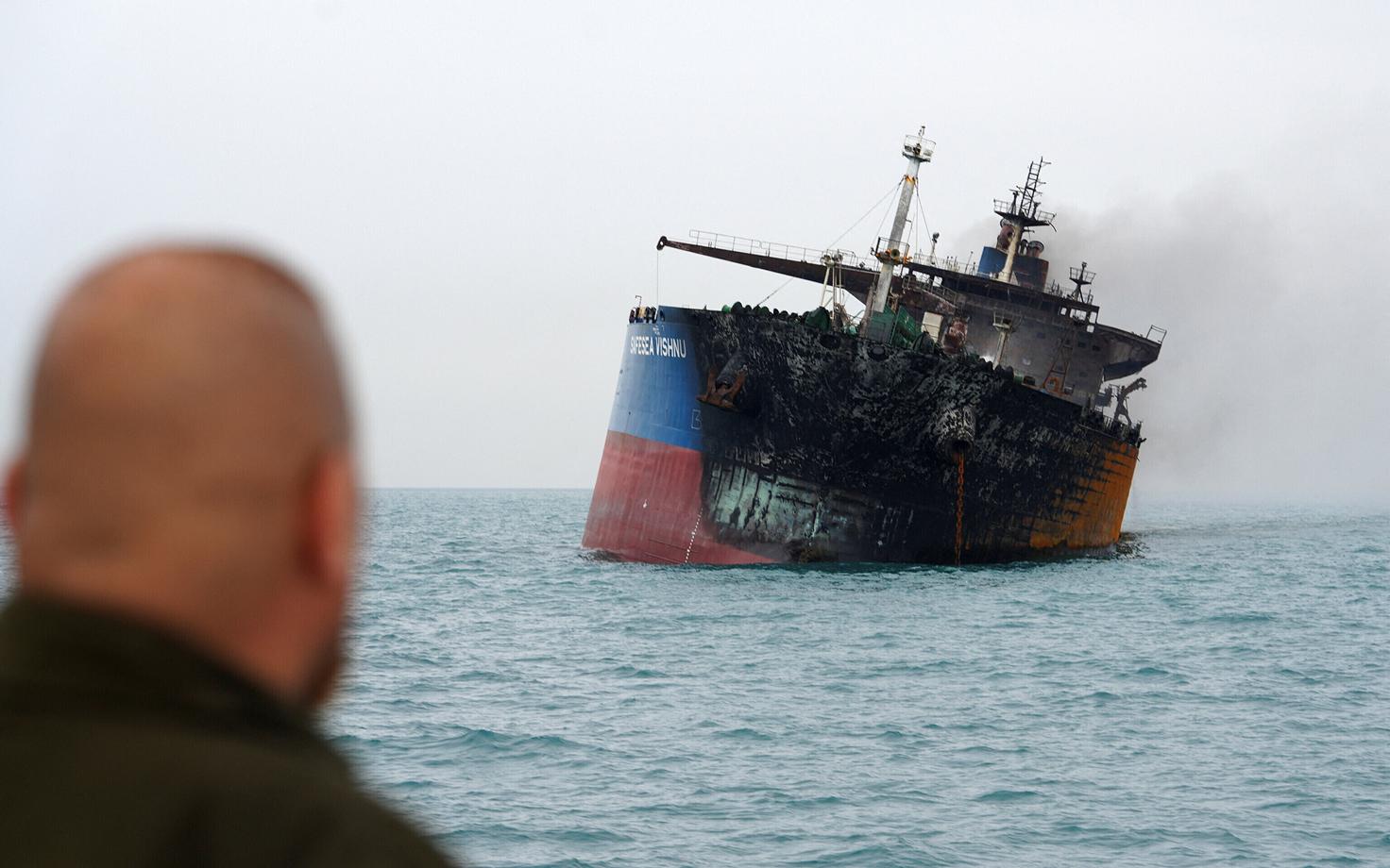 Iraagi rannikul tabamuse saanud tanker.