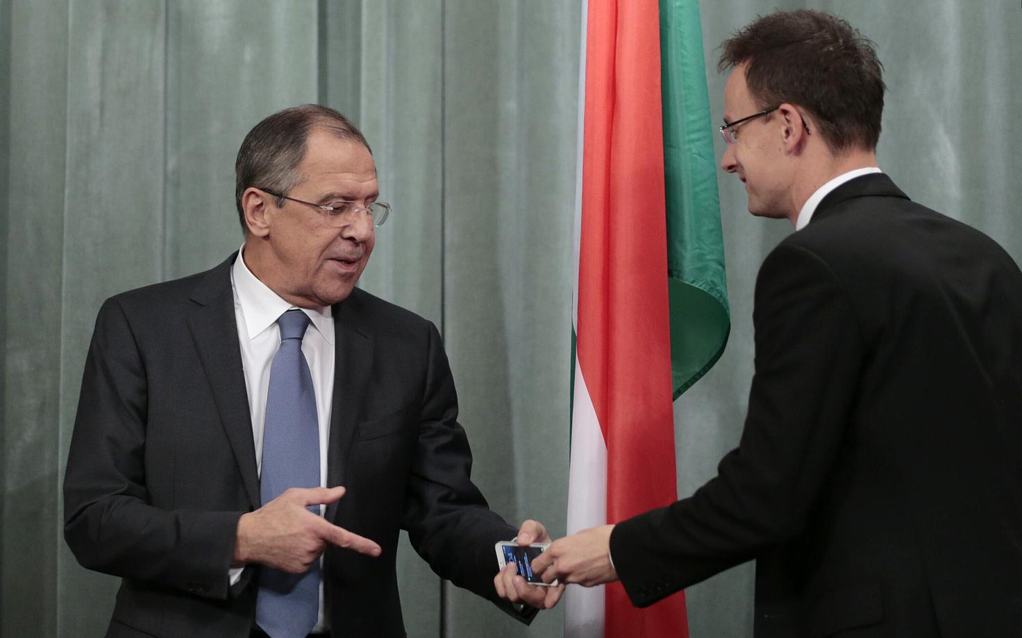 Министр иностранных дел России Сергей Лавров и министр иностранных дел Венгрии Петер Сийярто.