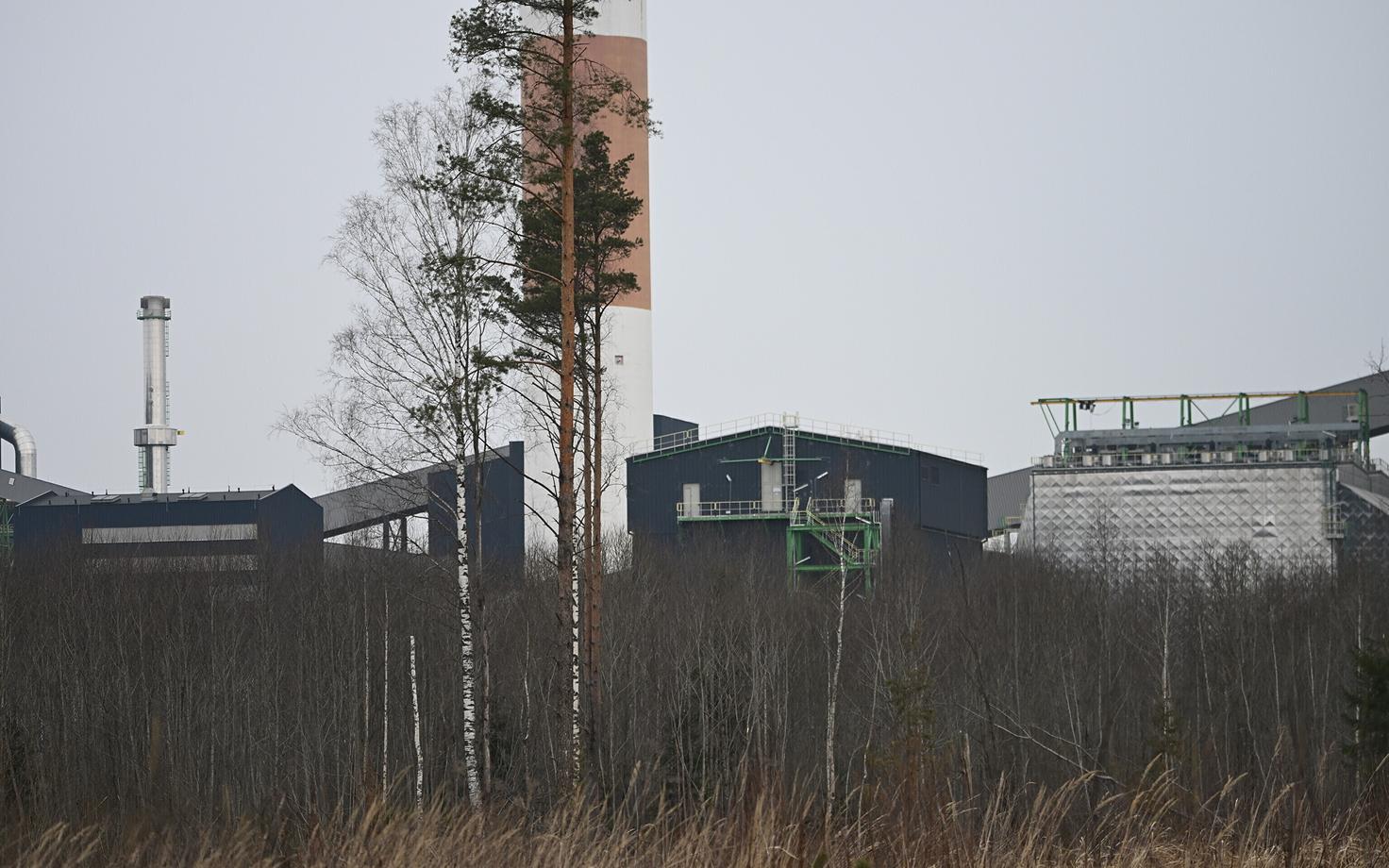 Поврежденная труба Аувереской электростанции.