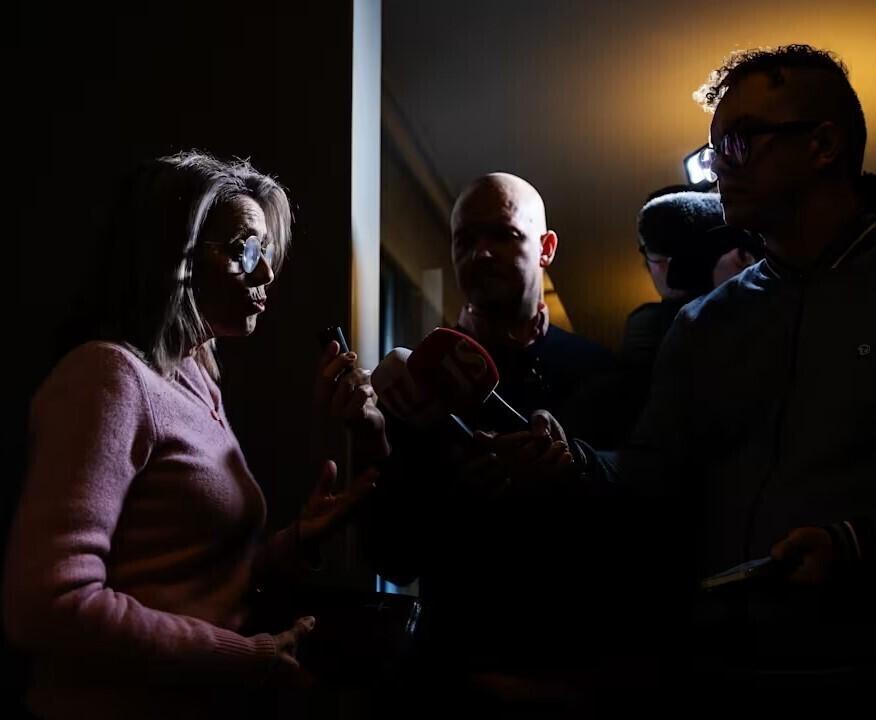 Пяиви Рясянен отвечает на вопросы журналистов.