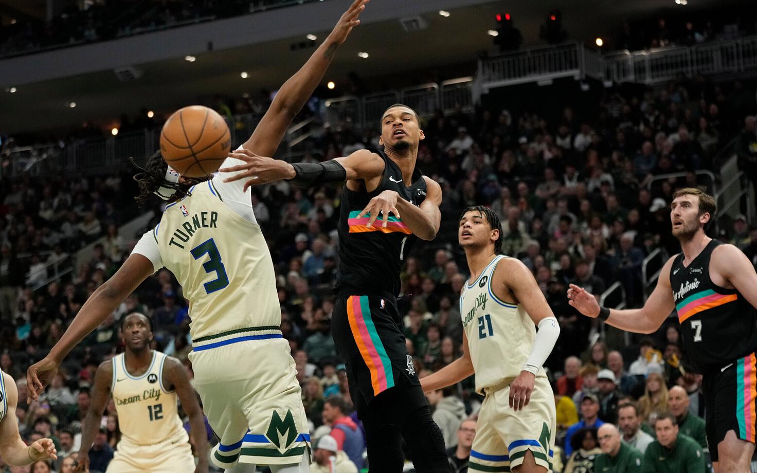 Milwaukee Bucks - San Antonio Spurs