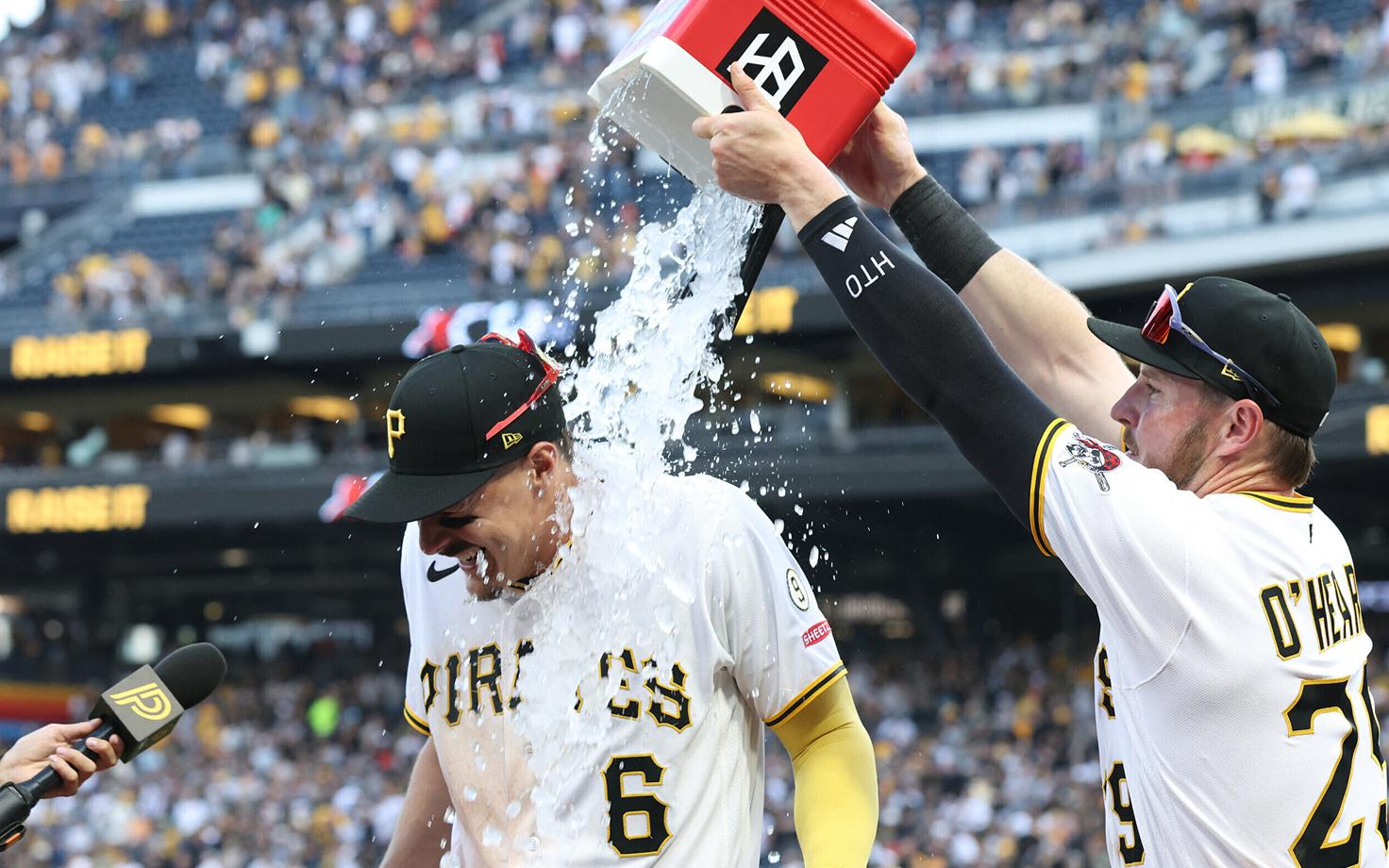 Konnor Griffin (vasakul)