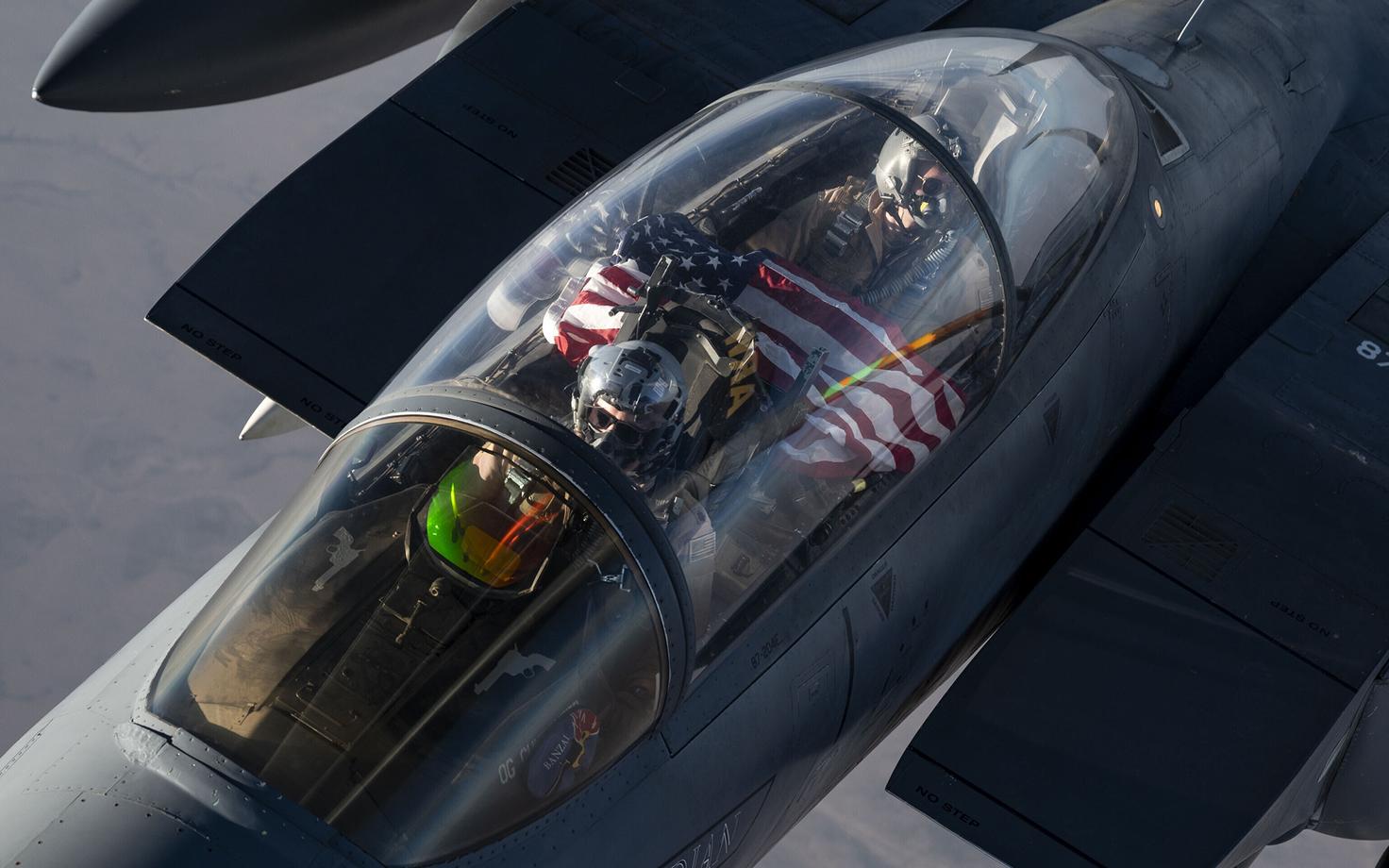 Истребитель F-15E.