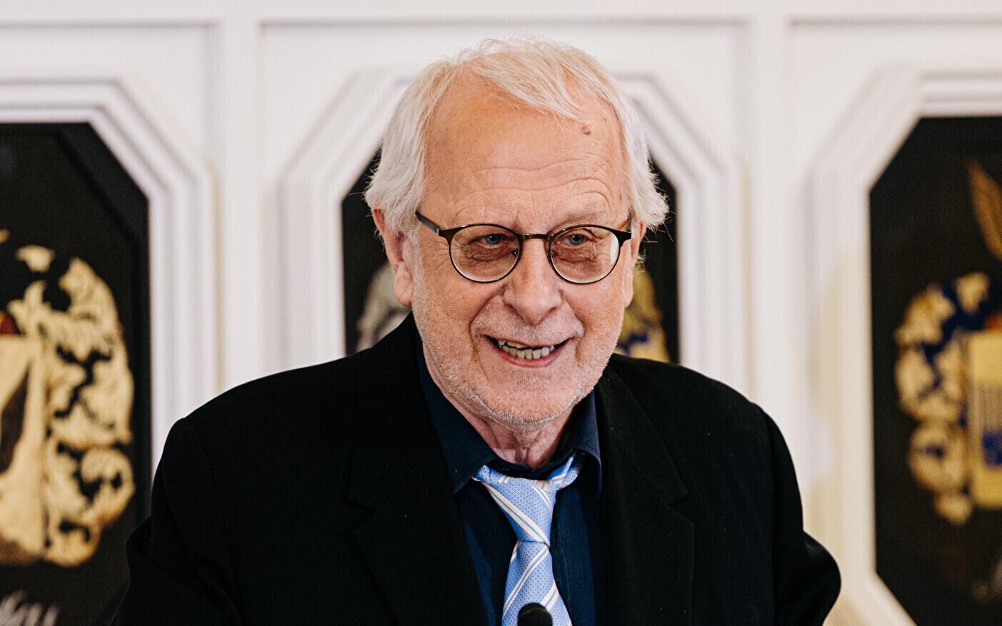 Тийт Хенносте.