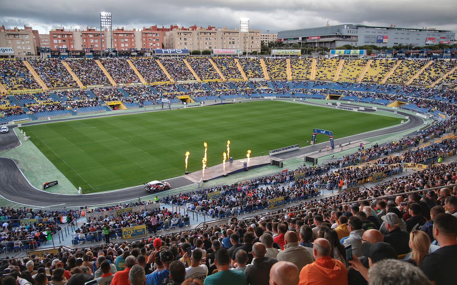 Kanaari saarte MM-rali avakatse peeti jalgpallistaadionil