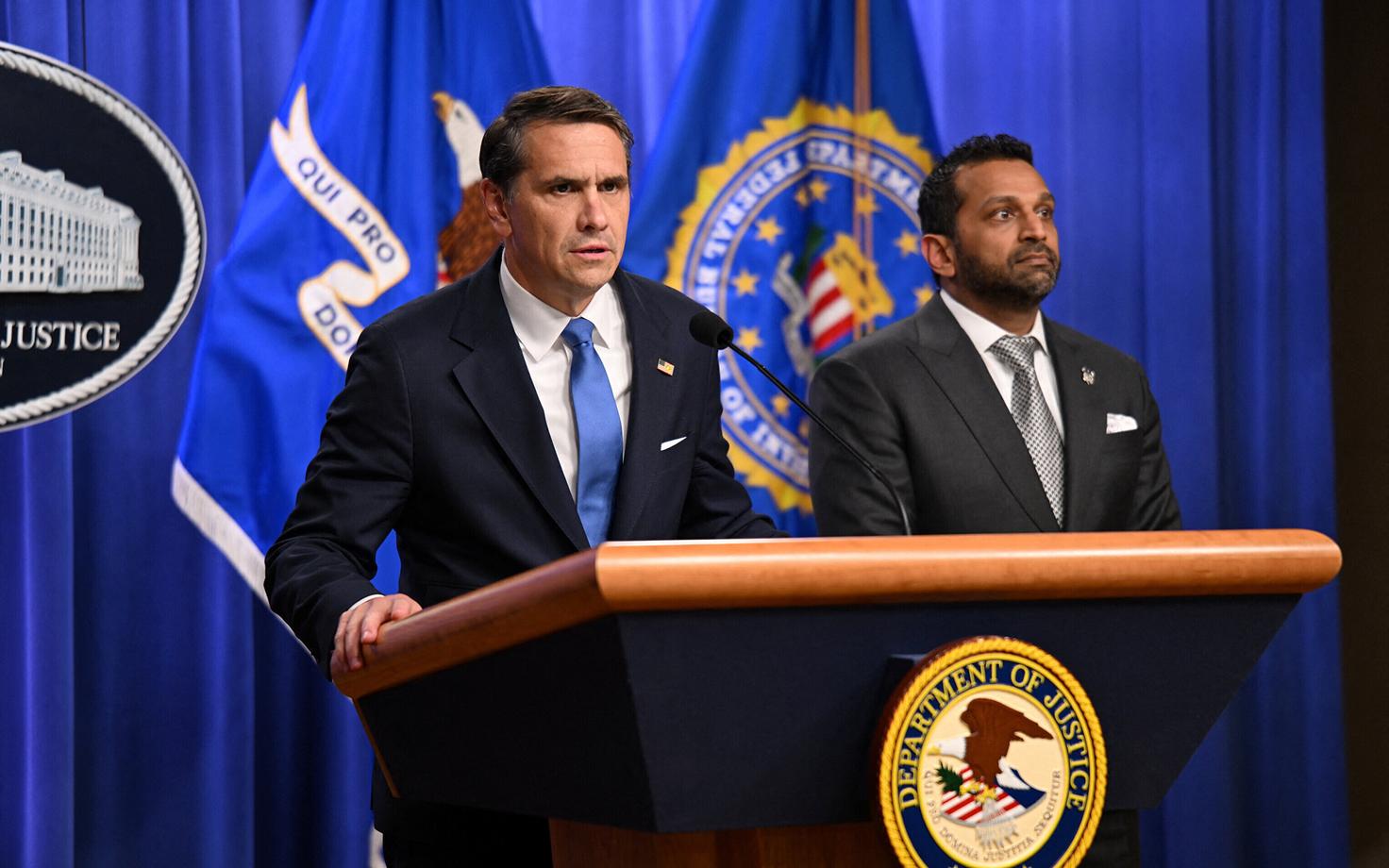 USA justiitsministri kohusetäitja Todd Blanche ja FBI direktor Kash Patel