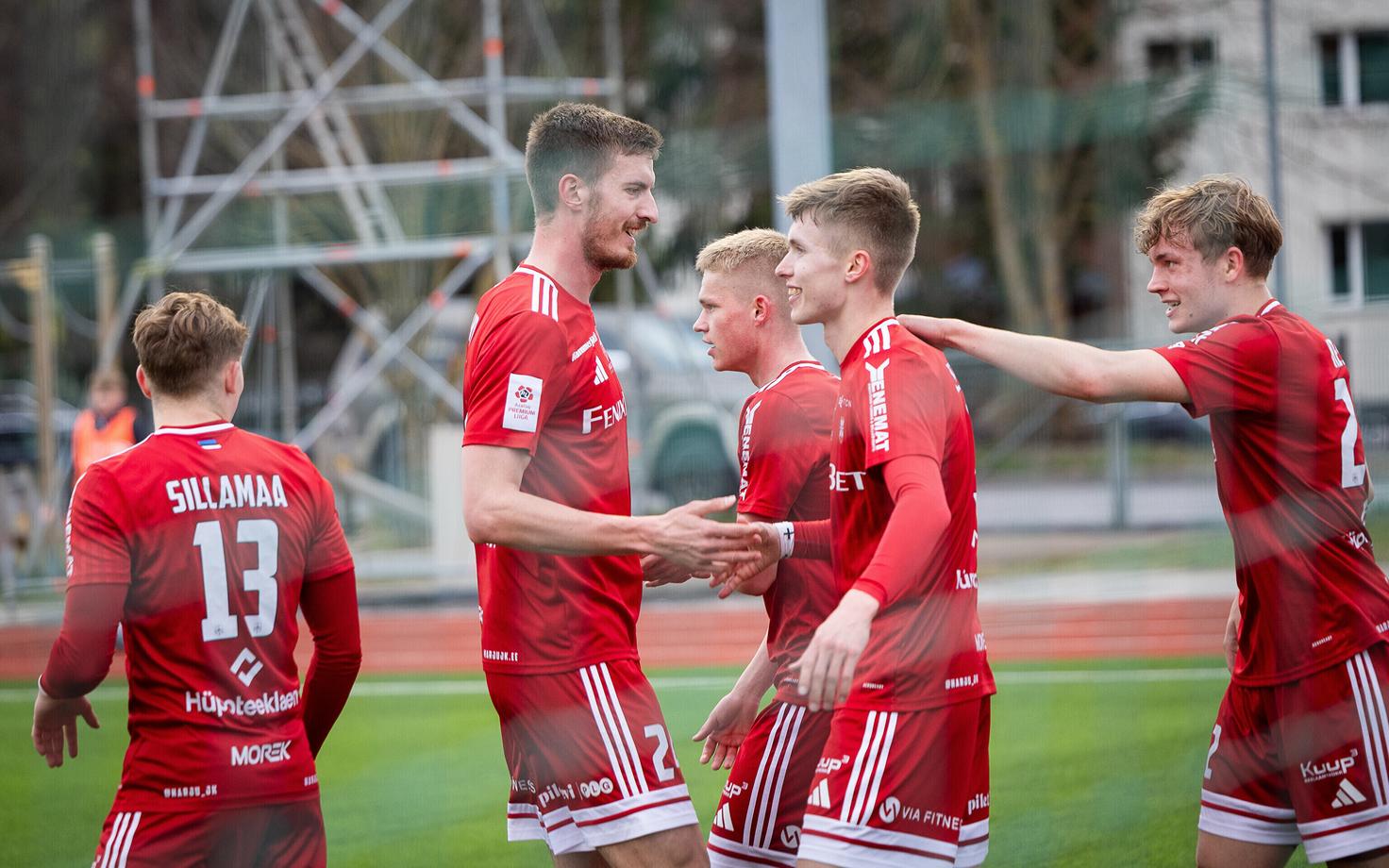 Футболисты